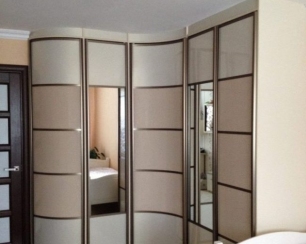 Угловой шкаф-купе: как зрительно увеличить пространство