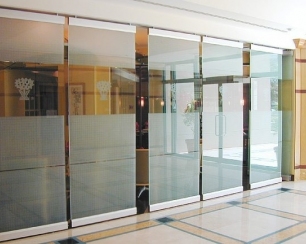 Стеклянные перегородки: причины популярности