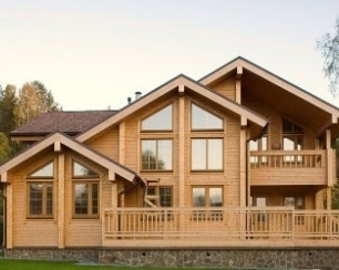 Почему выгодно строить дома из бруса