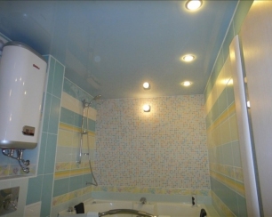 Натяжные потолки в ванной в Киеве от reflet.com.ua