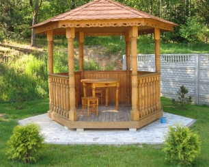 На что обращать внимание при выборе садовой беседки