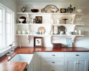 Как обустроить маленькую кухню?