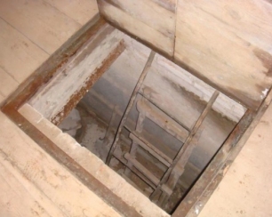 С чего начинают обустройство погреба в гараже